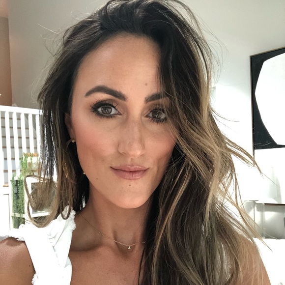 Meet your Posher, Ashley - Picture 2 of 2